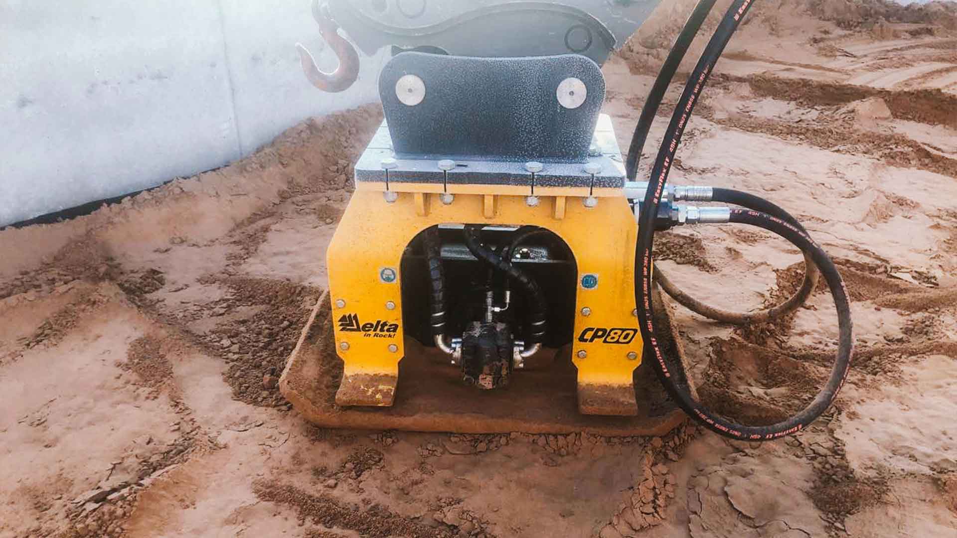 Вибротрамбовка Delta CP80 за работой