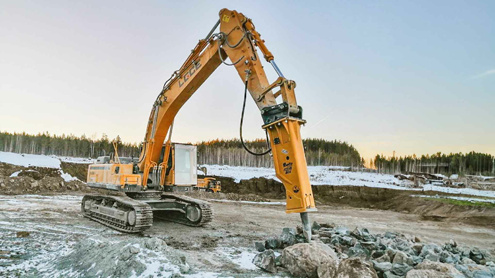 Гидромолот Delta F45S BOX: комфортный для людей, надежный в работе