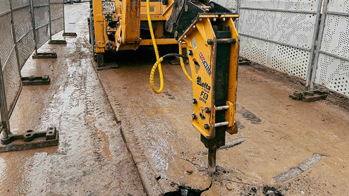 Строители из Москвы выбрали гидромолот Delta F-6 Open